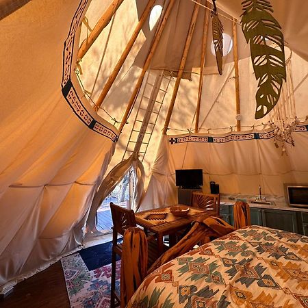 Bandera Stronghold - Cochise Tipi Exteriör bild