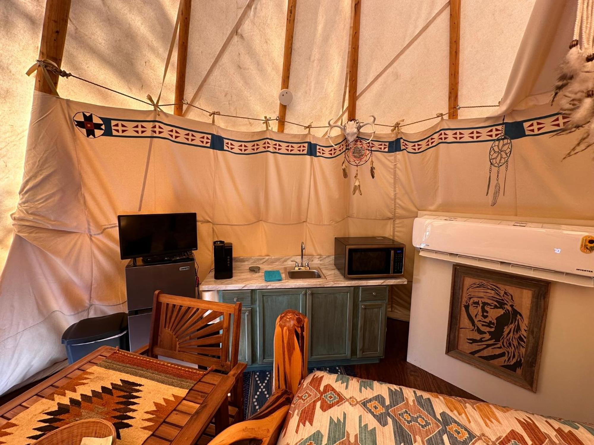 Bandera Stronghold - Cochise Tipi Exteriör bild